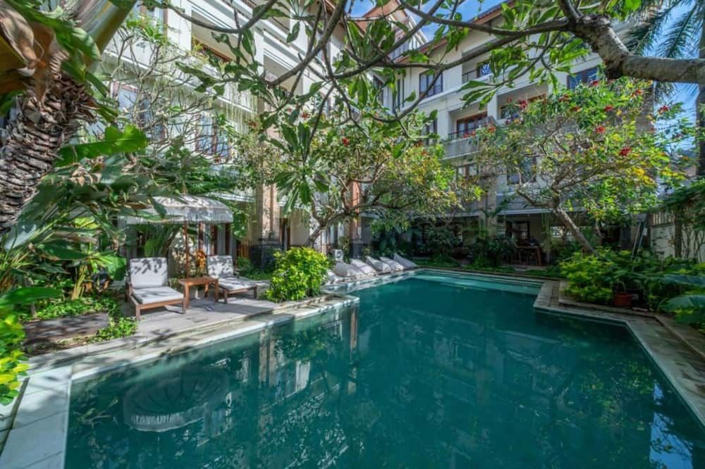 Svømmebasseng