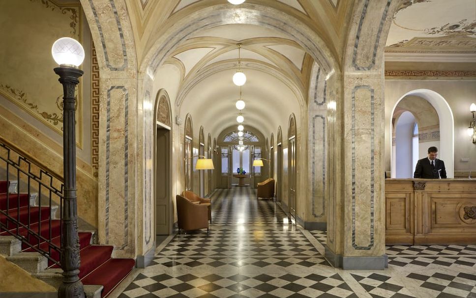 Hall Foto