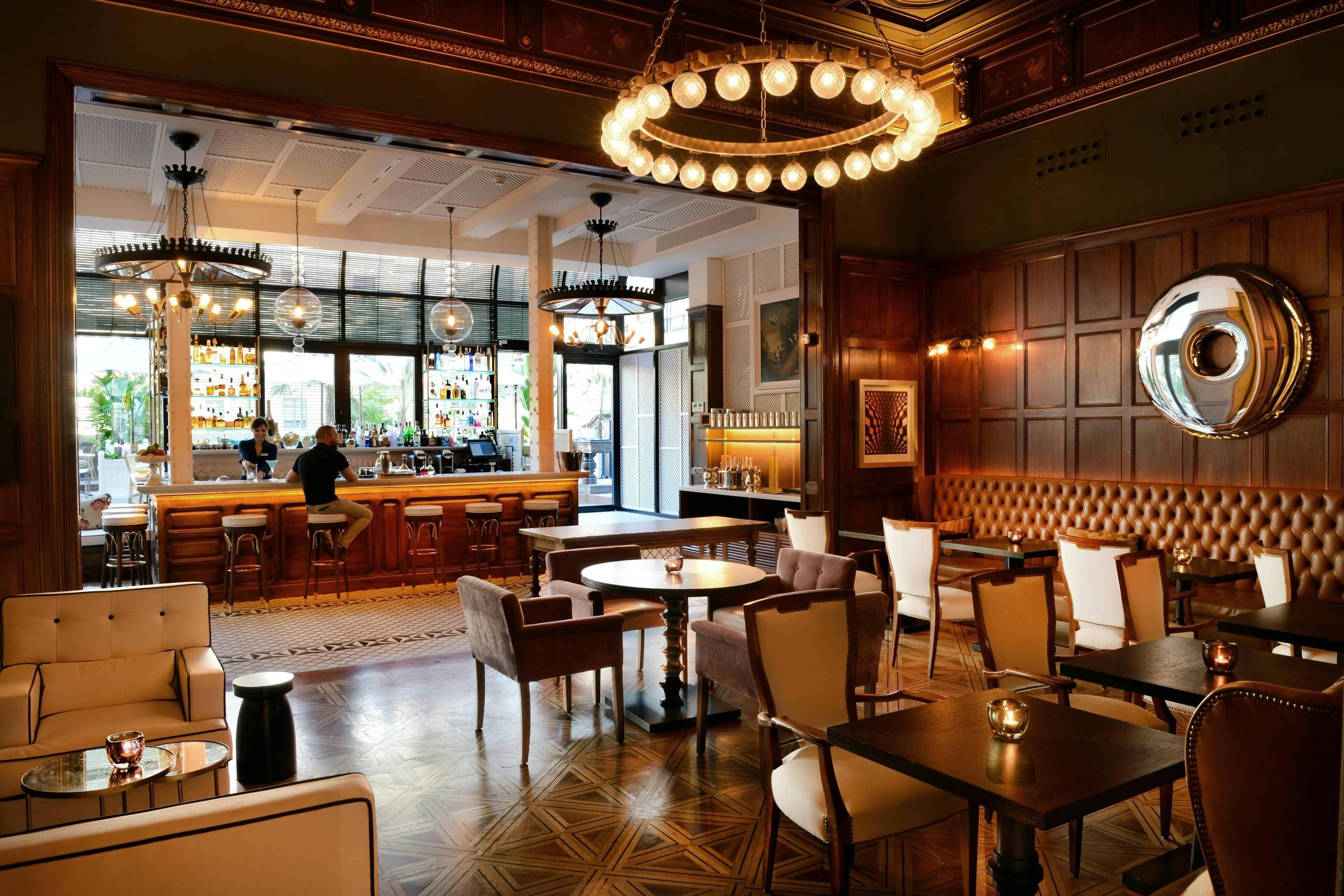 Bar