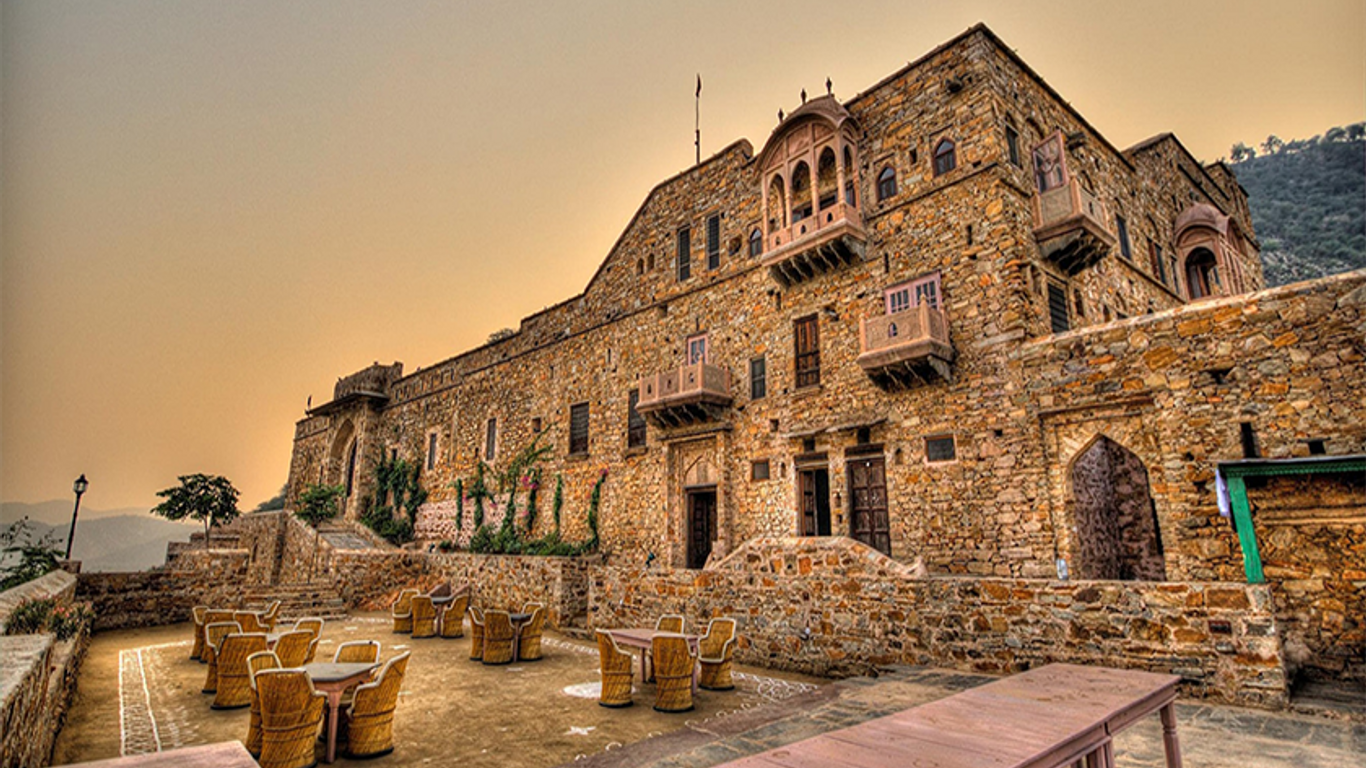 The Dadhikar Fort Hotel